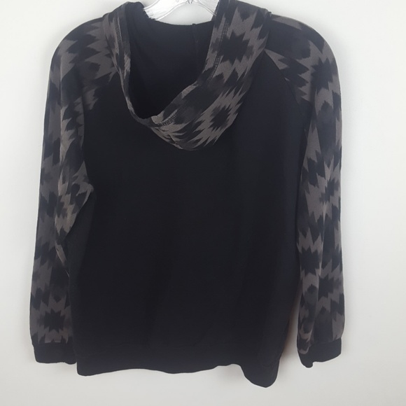 Lira Hoodie - Picture 2 of 6